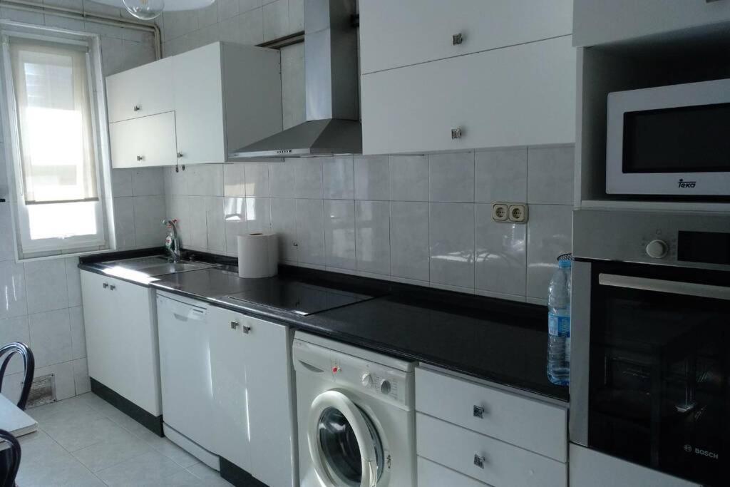 Апартаменти Apartamento Con Garaje Сантьяго-де-Компостела Екстер'єр фото